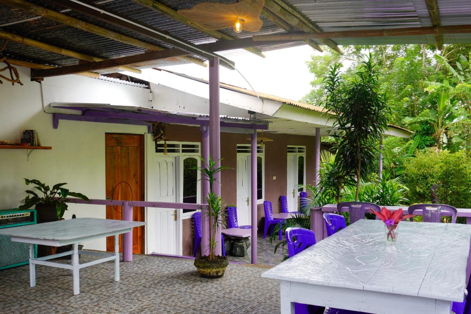 Legend Guesthouse Kelimutu Exterior photo